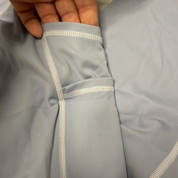 Light Blue Leggings with Double Pockets - Picture 2 of 4